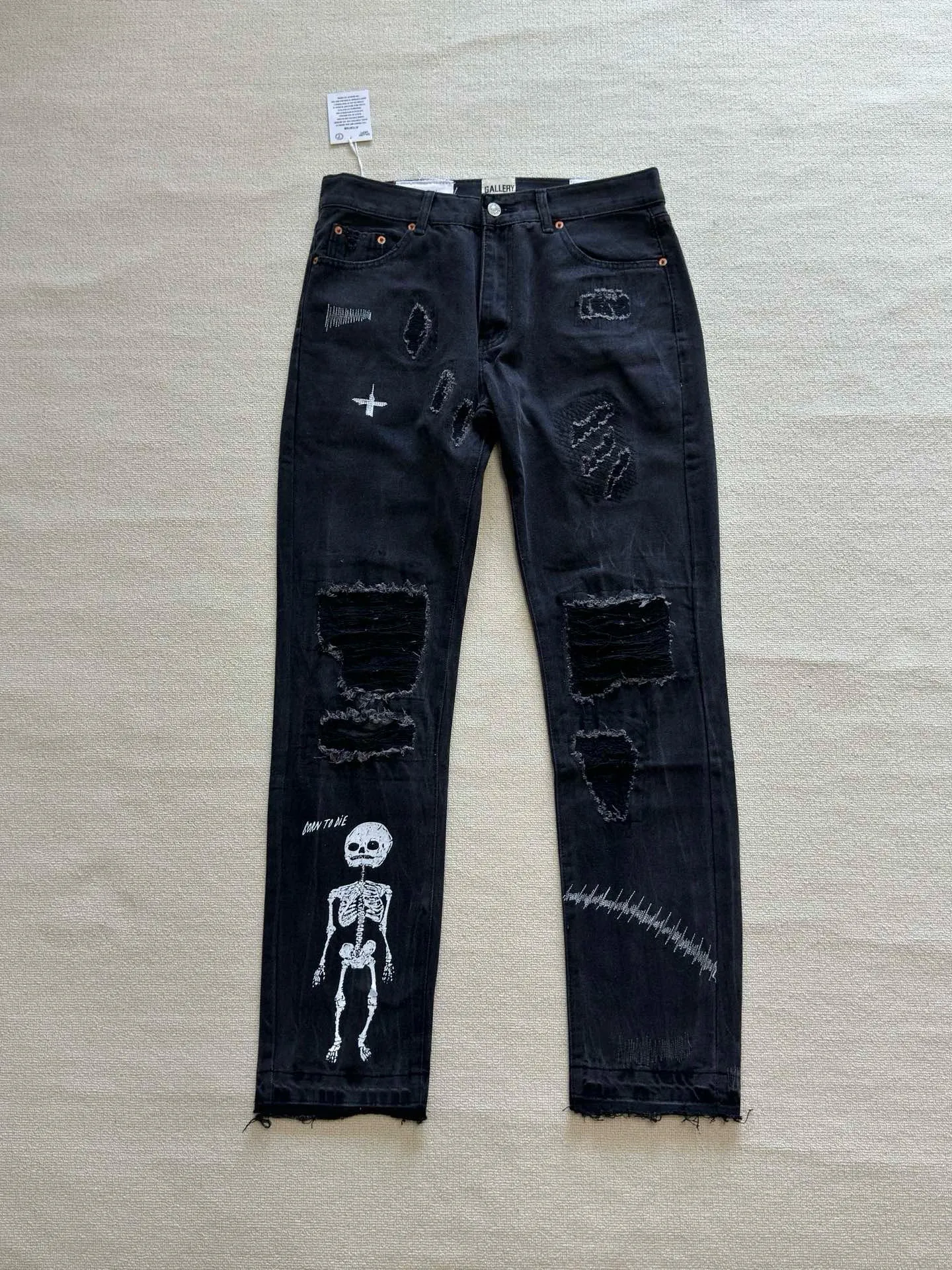 -Size upper body P246#G22 GALLERY DEPT. Skull hand-stitched distressed distressed jeans -Color: Black -Size: S-XXL
